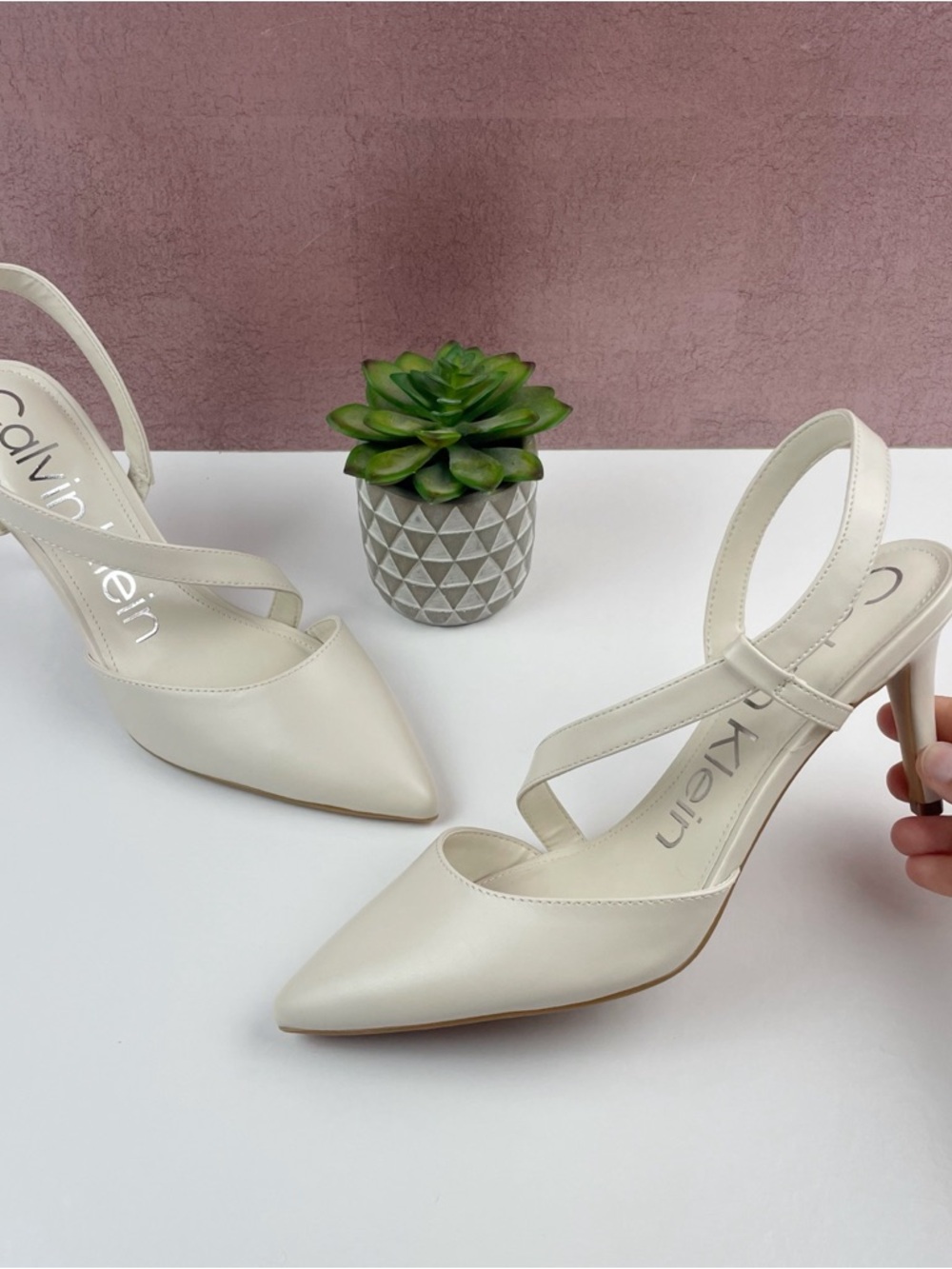 Calvin Klein Solid White KCGREER Closed Toe Heels Shoes Women Size 8.5M